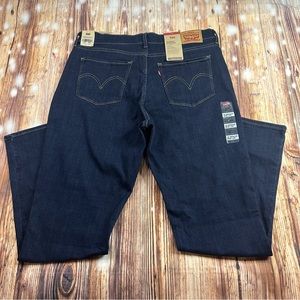 NWT Levis Classic Straight Women’s  Mid Rise  Jeans Size ( 14)  32x30
